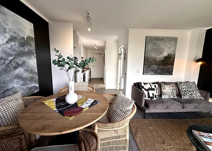 Central Castle Rock Retreat